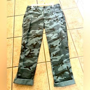Gap Camo Khaki Cropped Pant